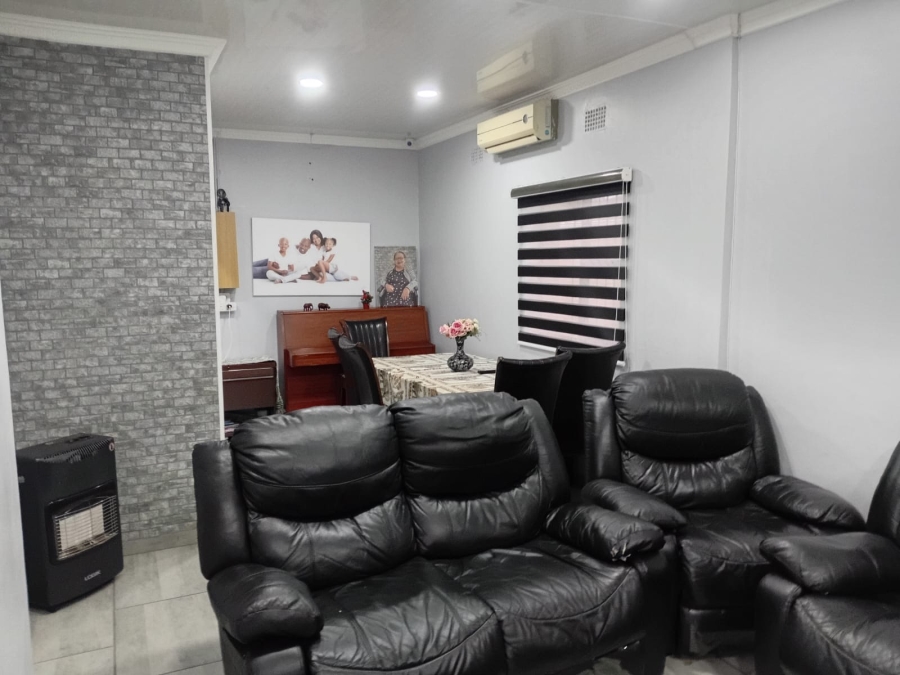 To Let 3 Bedroom Property for Rent in Panmure Eastern Cape
